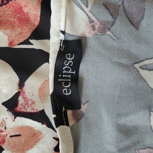 Eclipse Black and Floral Zipper Front Tank Top XXL - Picture 6 of 10